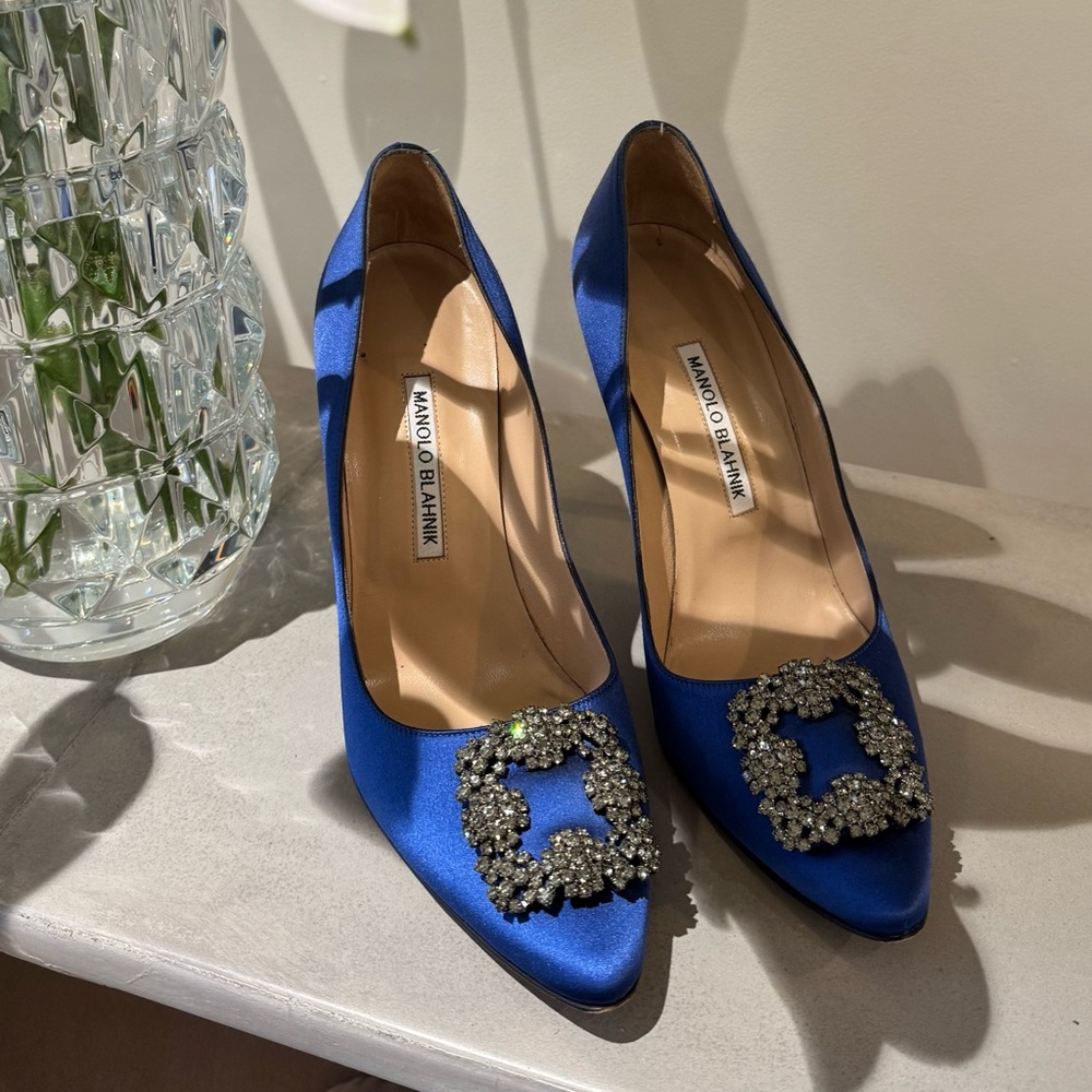 Manolo Blahnik Hangisi 100 blue size 39